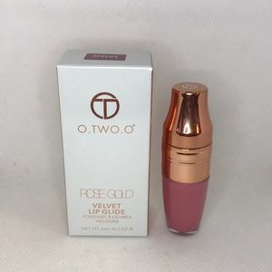 O.TWO.O Rose Gold Velvet Lip Glide MSL05